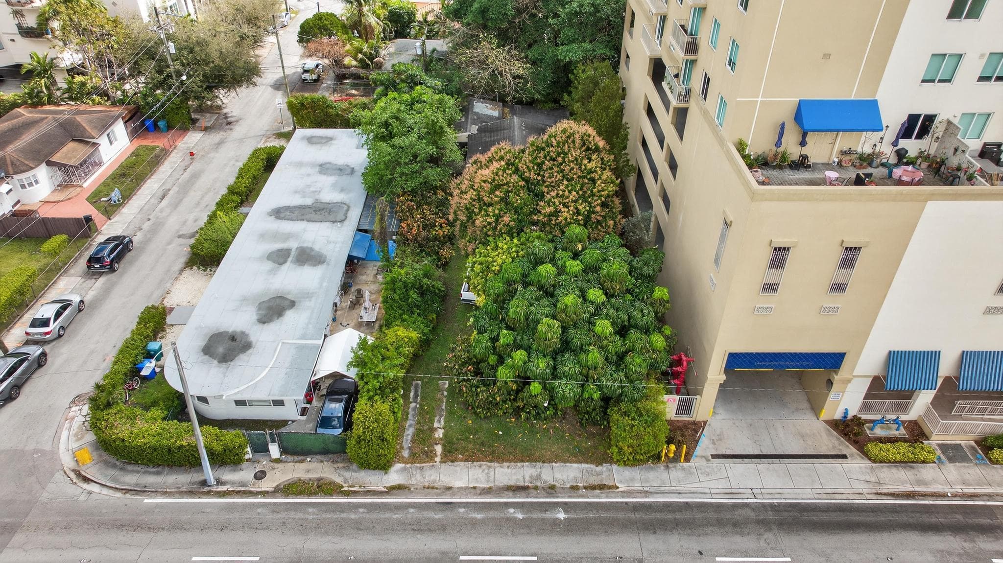 Single Family Residence at 975 SW 37th Avenue, Miami FL 33135