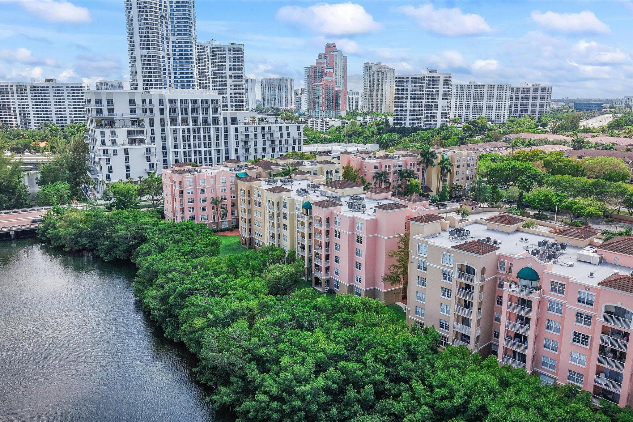 Condominium at 19601 E Country Club Drive # 7505, Aventura FL 33180