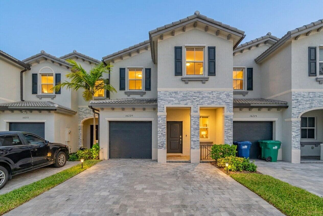 Townhouse at 16229 SW 288th Terrace, Homestead FL 33033