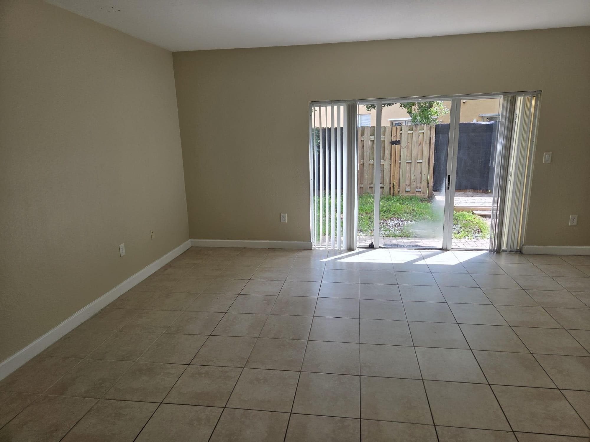 Condominium at 1575 NE 33 Avenue # 101, Homestead FL 33033