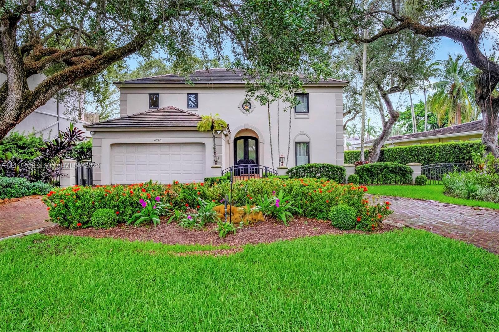 Single Family Residence at 4716 University Dr, Coral Gables FL 33146