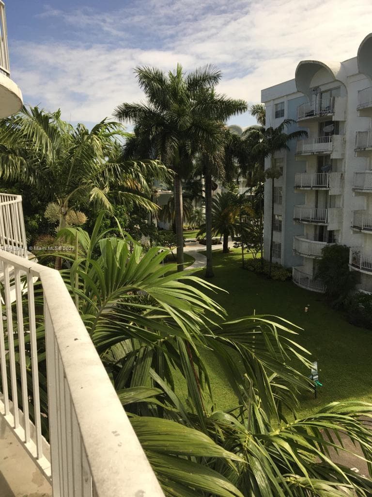 Condominium at 498 NW 165th St Rd # D401, Miami FL 33169