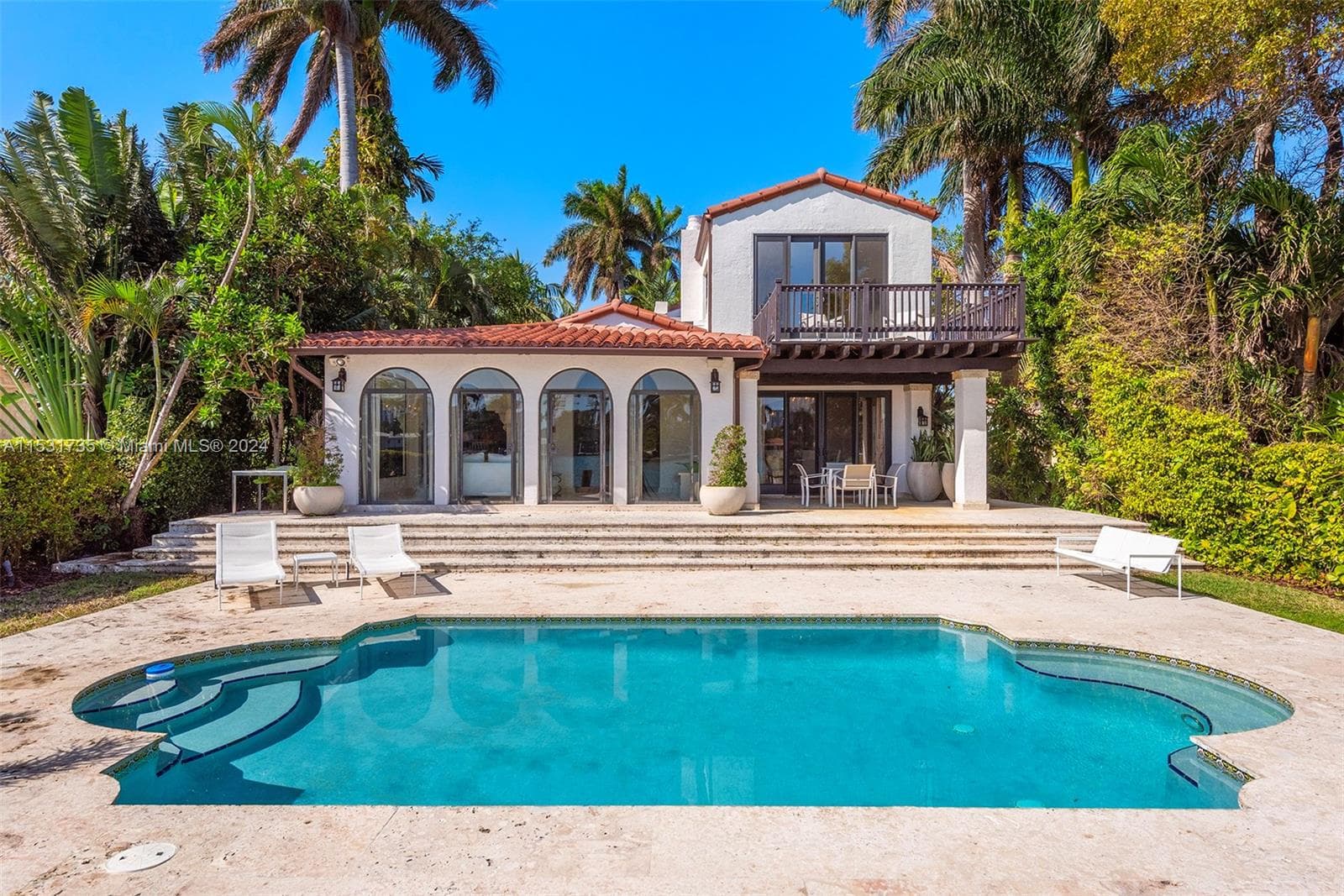 Single Family Residence at 527 E Dilido Dr, Miami Beach FL 33139