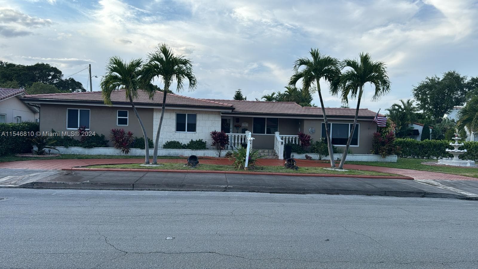Single Family Residence at 206 Ponce De Leon Blvd, Coral Gables FL 33134