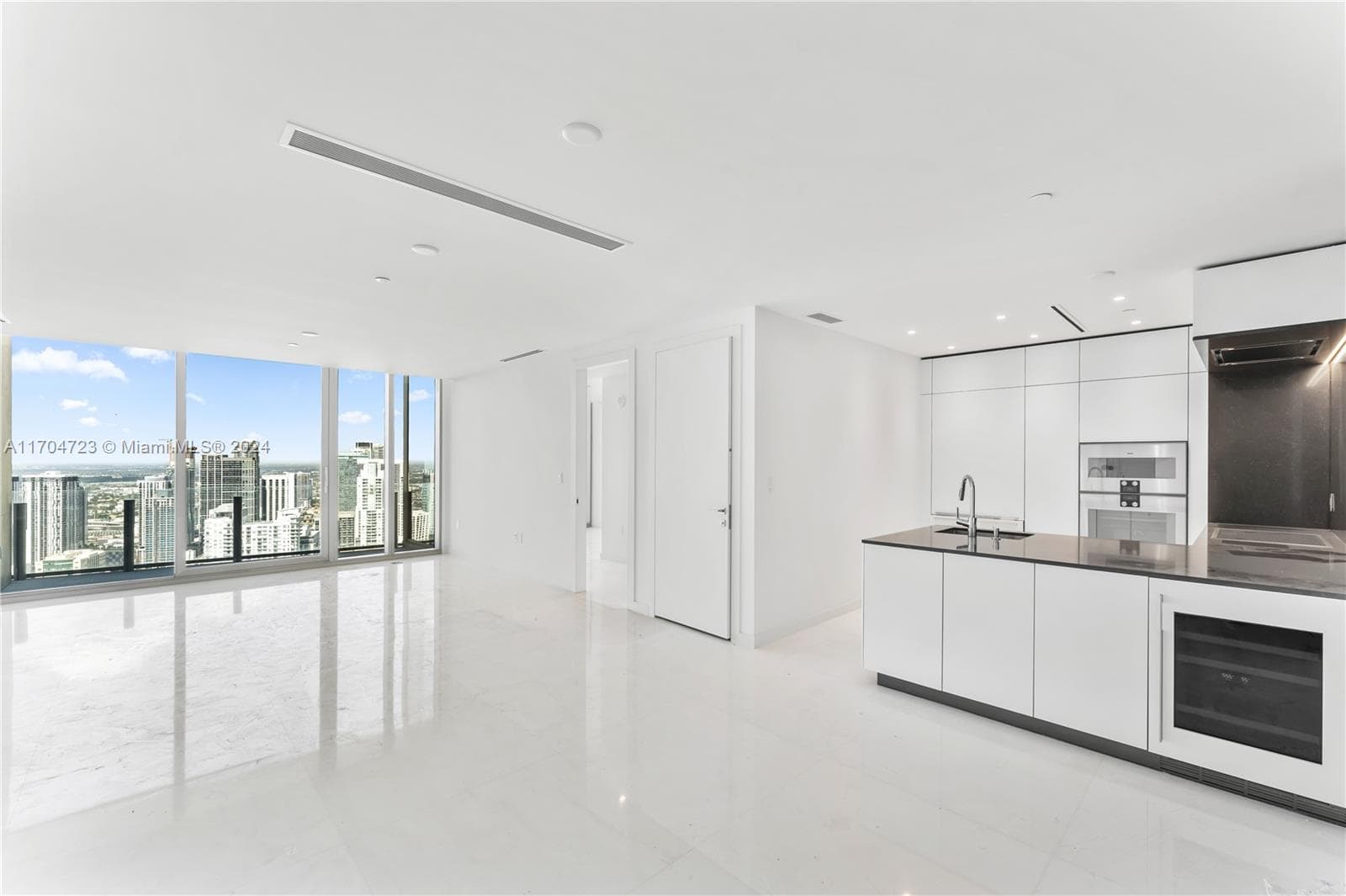 Condominium at 300 Biscayne Blvd Way # 5209, Miami FL 33131