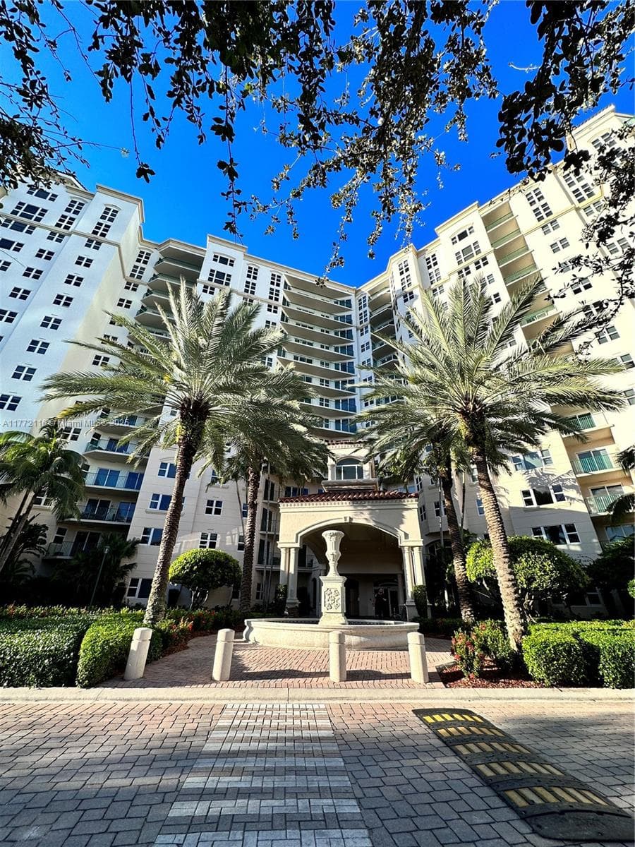 Condominium at 19900 E Country Club Dr # 1012, Aventura FL 33180