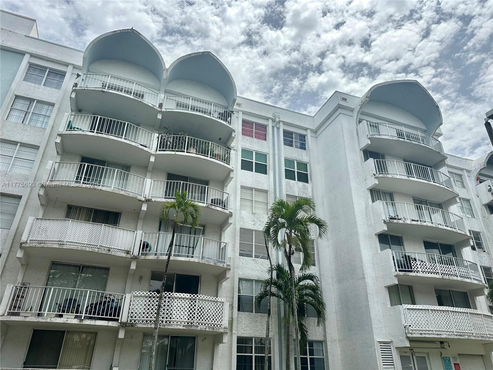 Condominium at 484 NW 165th St Rd # 316, Miami FL 33169