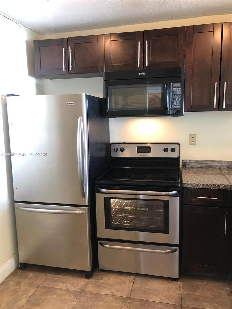 Condominium at 492 NW 165th St Rd # C514, Miami FL 33169