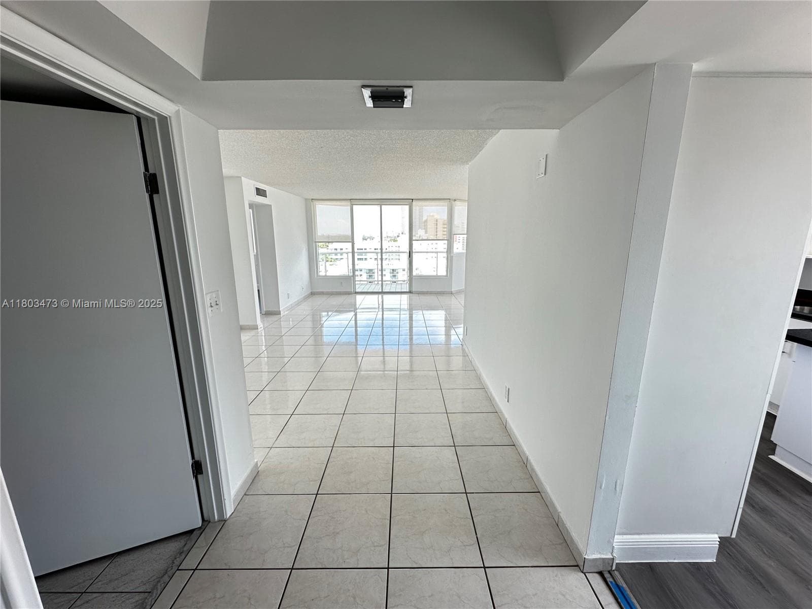 Condominium at Miami Beach, FL, 33140