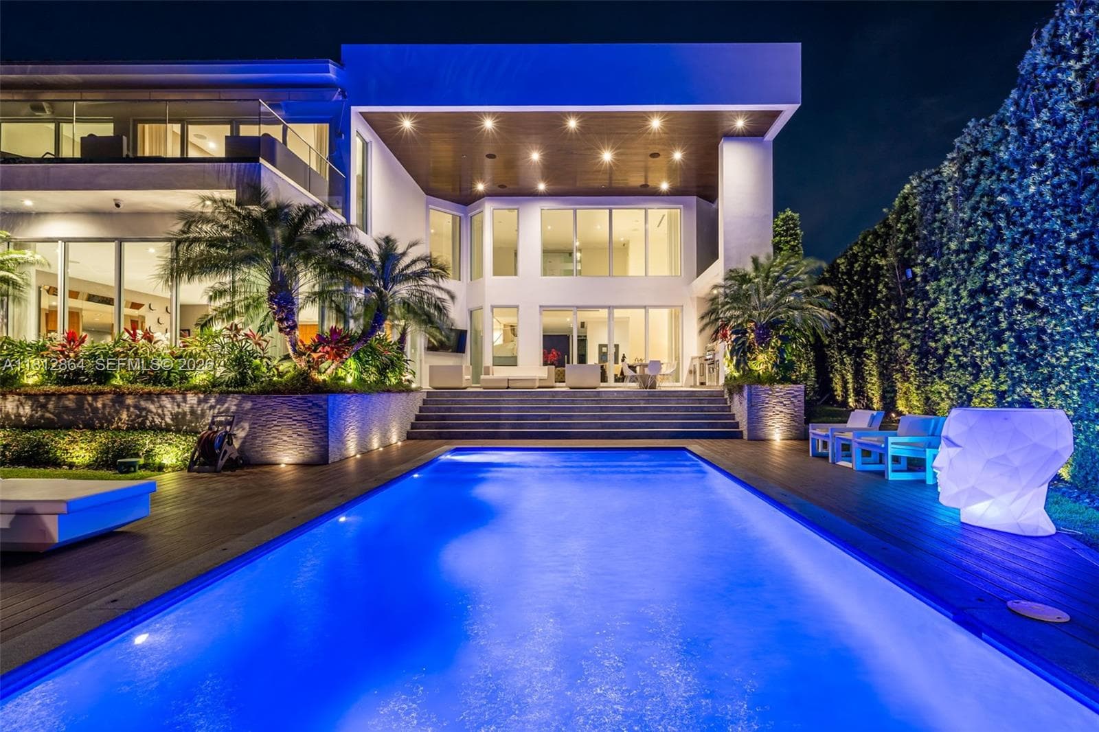 Single Family Residence at 420 Island Dr, Key Biscayne FL 33149