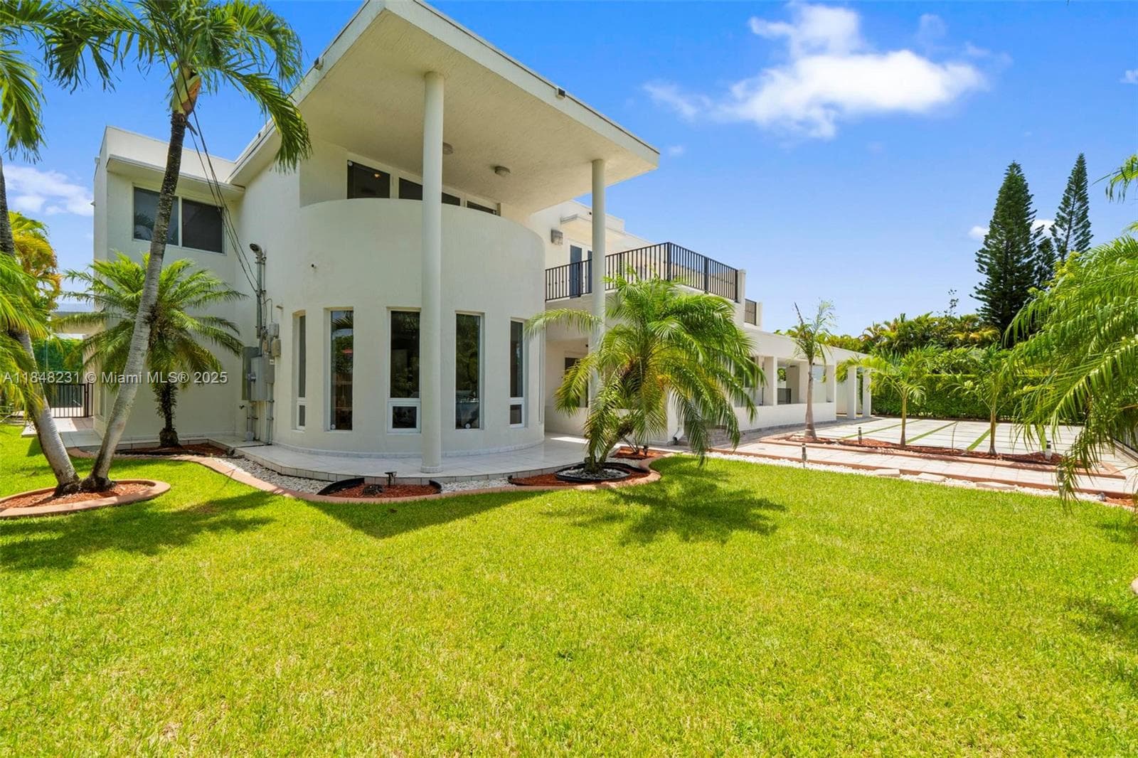 Single Family Residence at 5045 SW 67th Ave, South Miami FL 33155