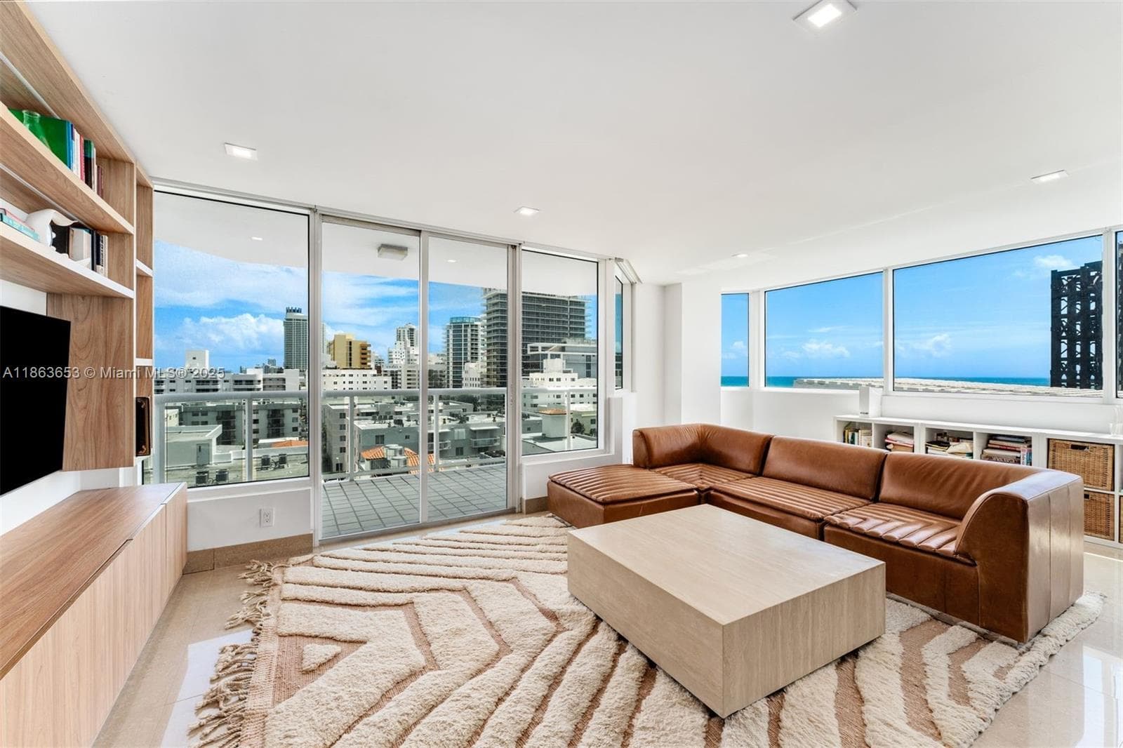 Condominium at Miami Beach, FL, 33140