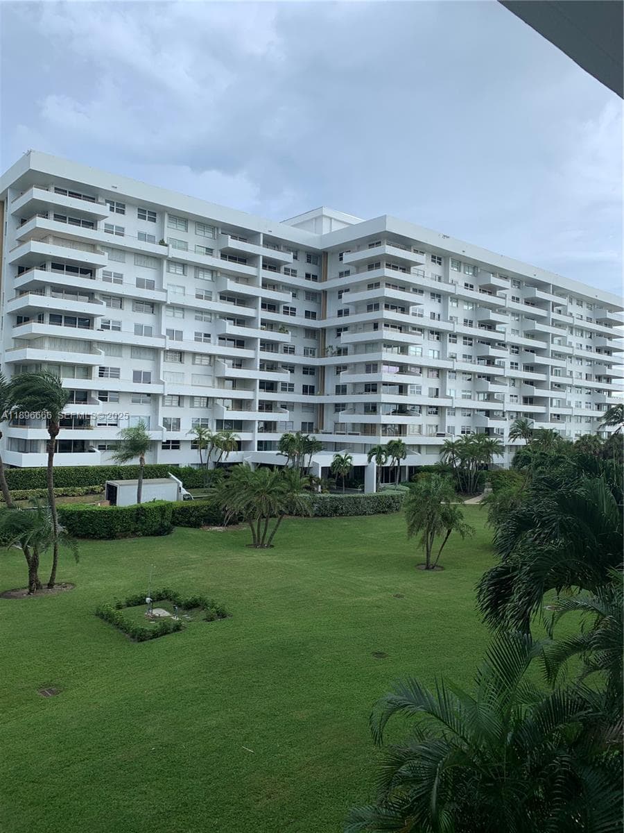 Condominium at 177 Ocean Lane Dr # 208, Key Biscayne FL 33149