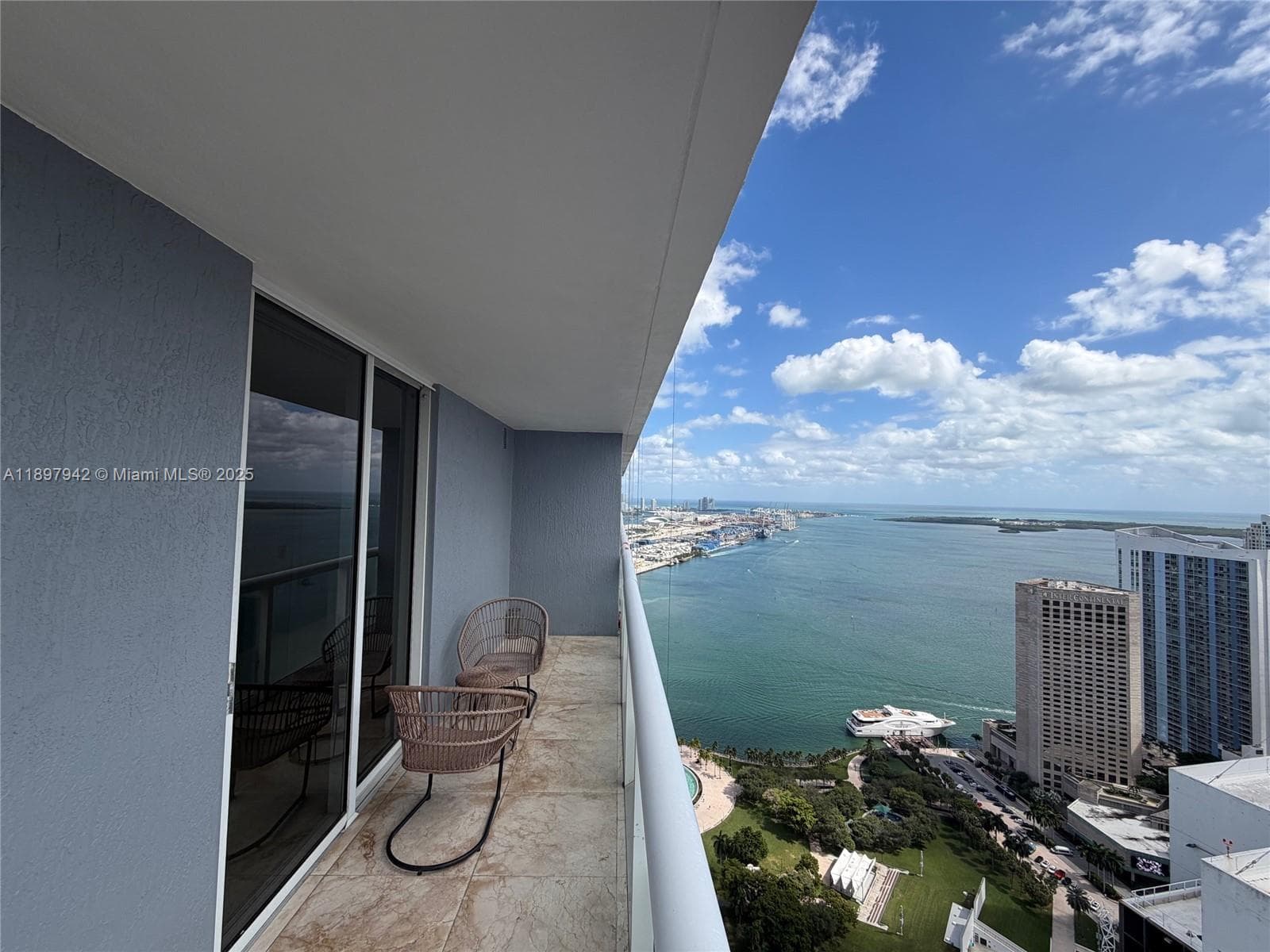 Condominium at 50 Biscayne Blvd # 5211, Miami FL 33132