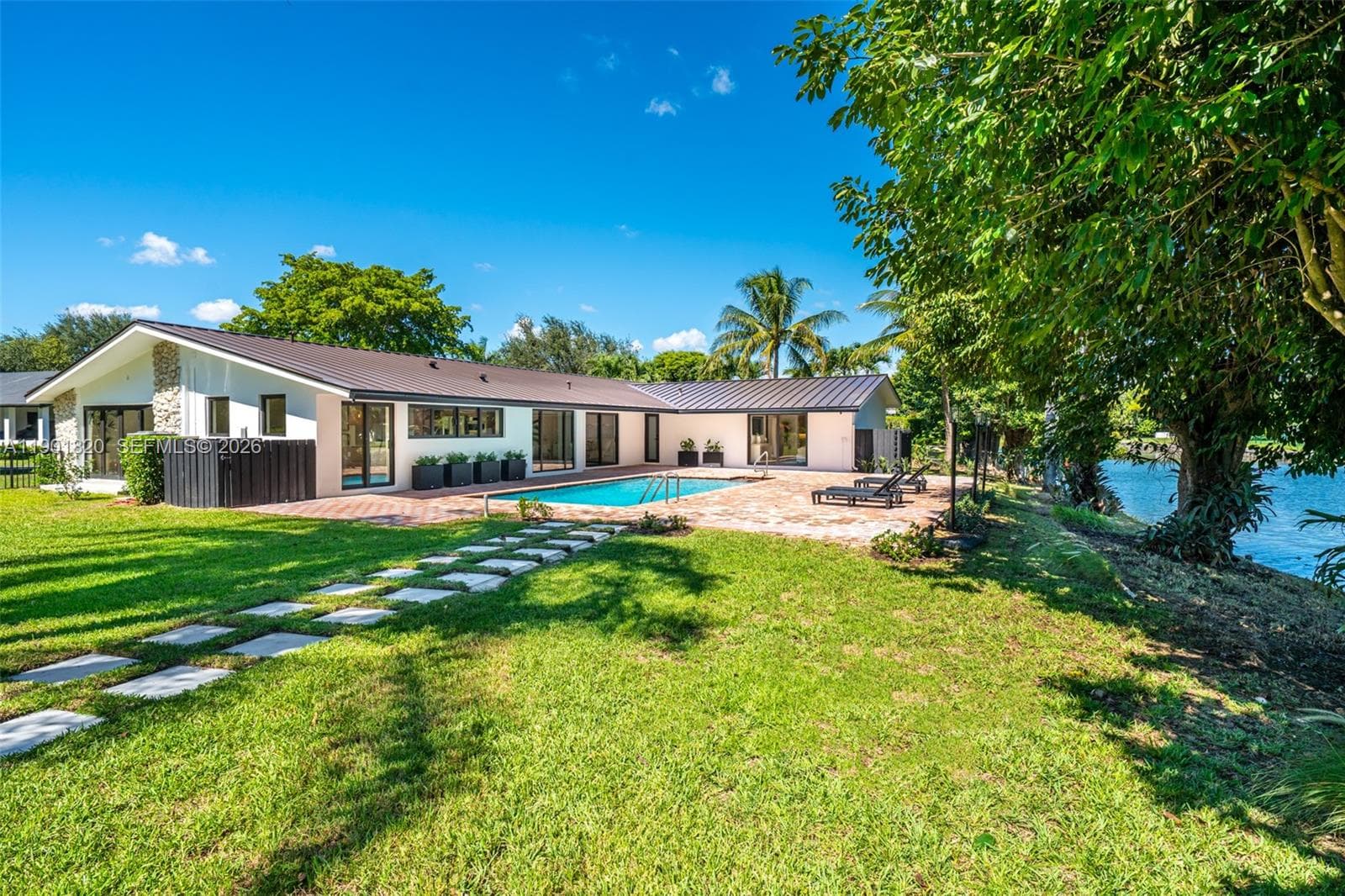 Single Family Residence at 10945 SW 75th Ct, Pinecrest FL 33156
