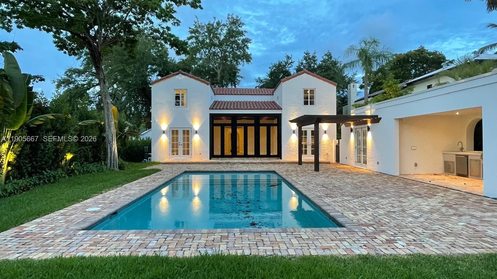 Single Family Residence at 4100 Monserrate St, Coral Gables FL 33146