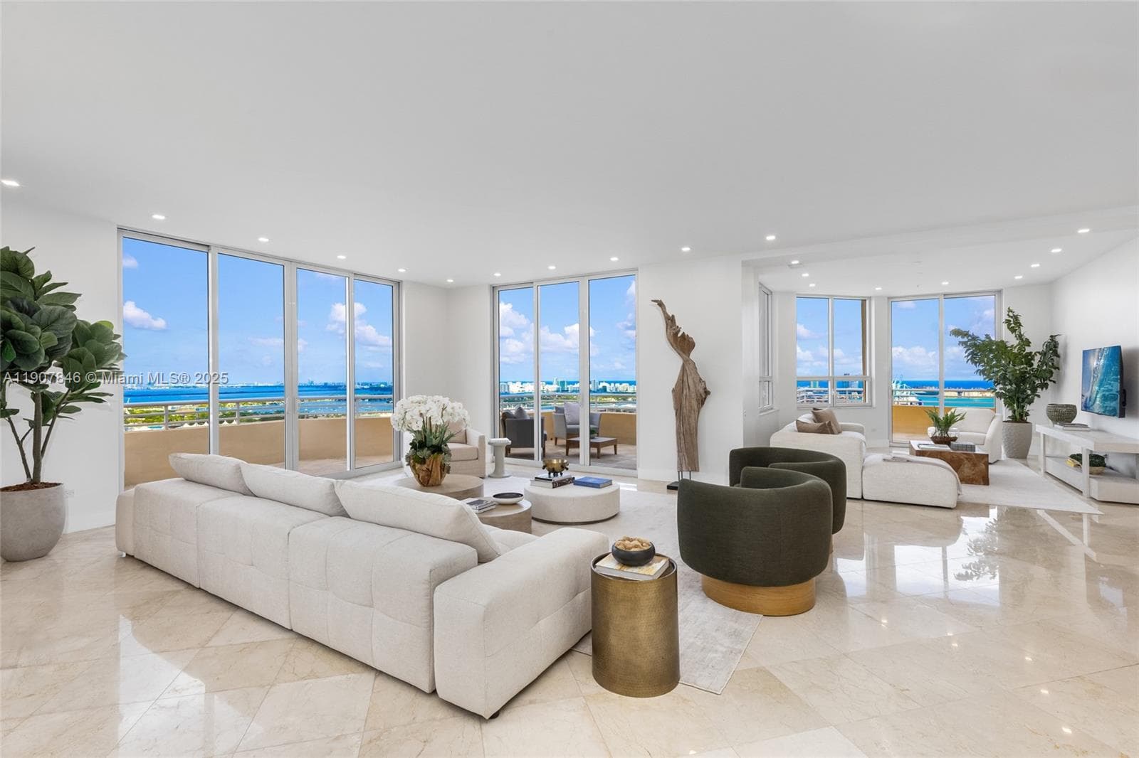 Condominium at 808 Brickell Key Dr # 3901, Miami FL 33131