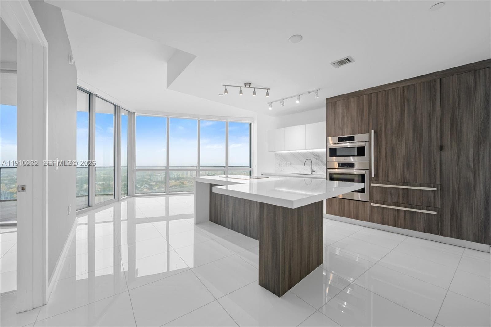 Condominium at 851 NE 1st Ave # 4204, Miami FL 33132