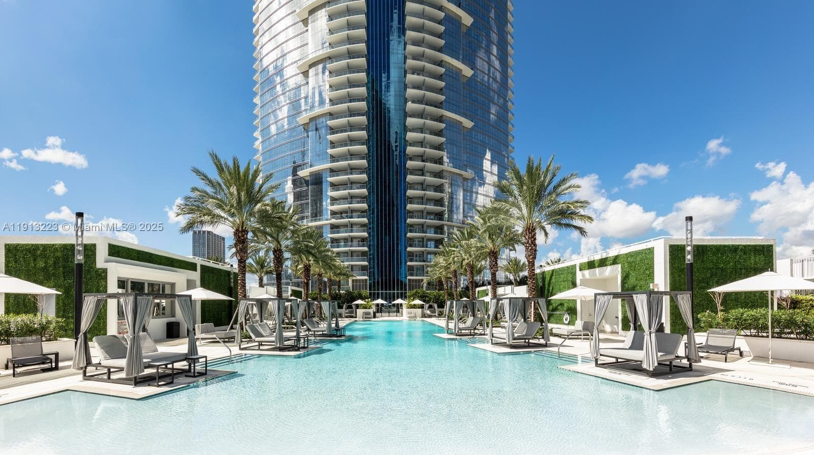 Condominium at 851 NE 1st Ave # 1811, Miami FL 33132