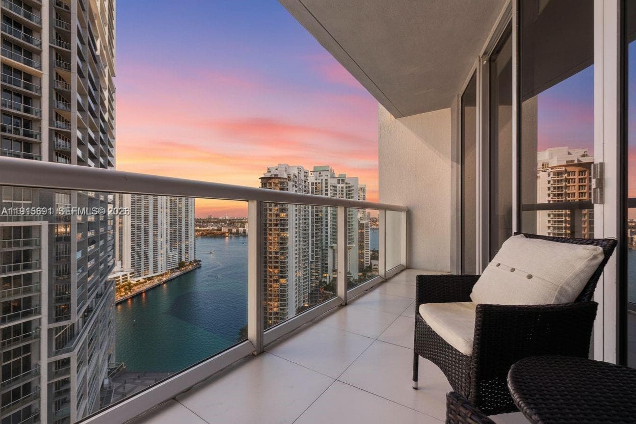 Condominium at 495 Brickell Ave # 2206, Miami FL 33131