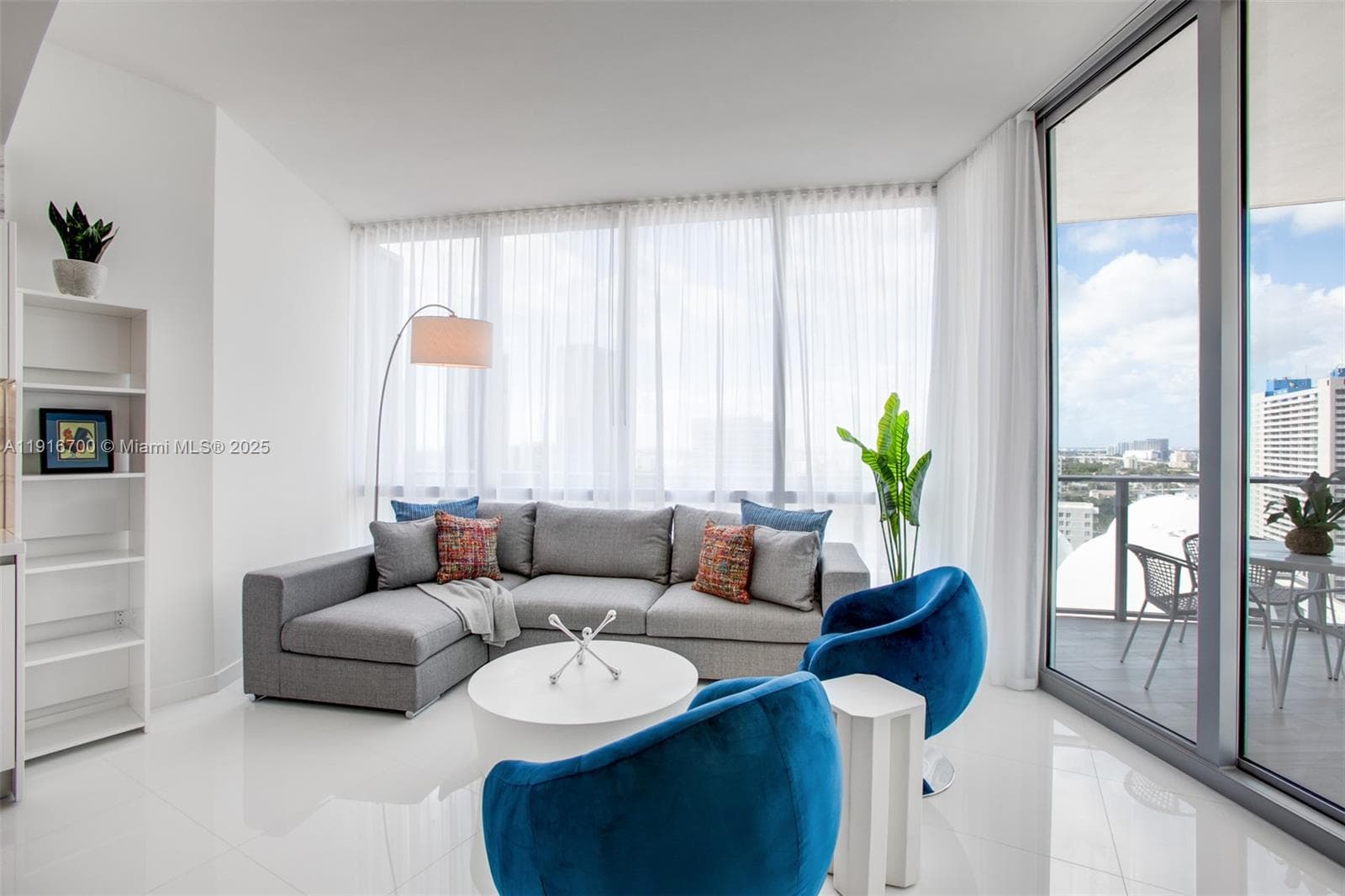 Condominium at 851 NE 1ST Ave # 1810, Miami FL 33132