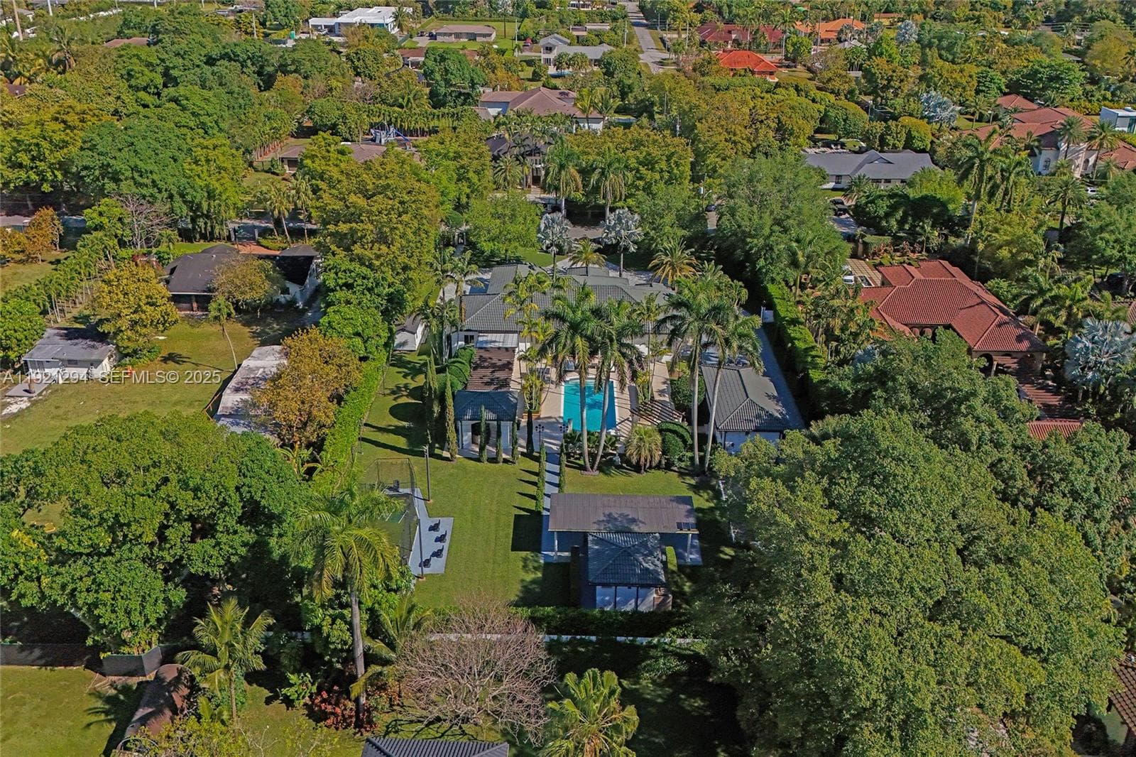 Single Family Residence at 10400 SW 62nd St, Miami FL 33173