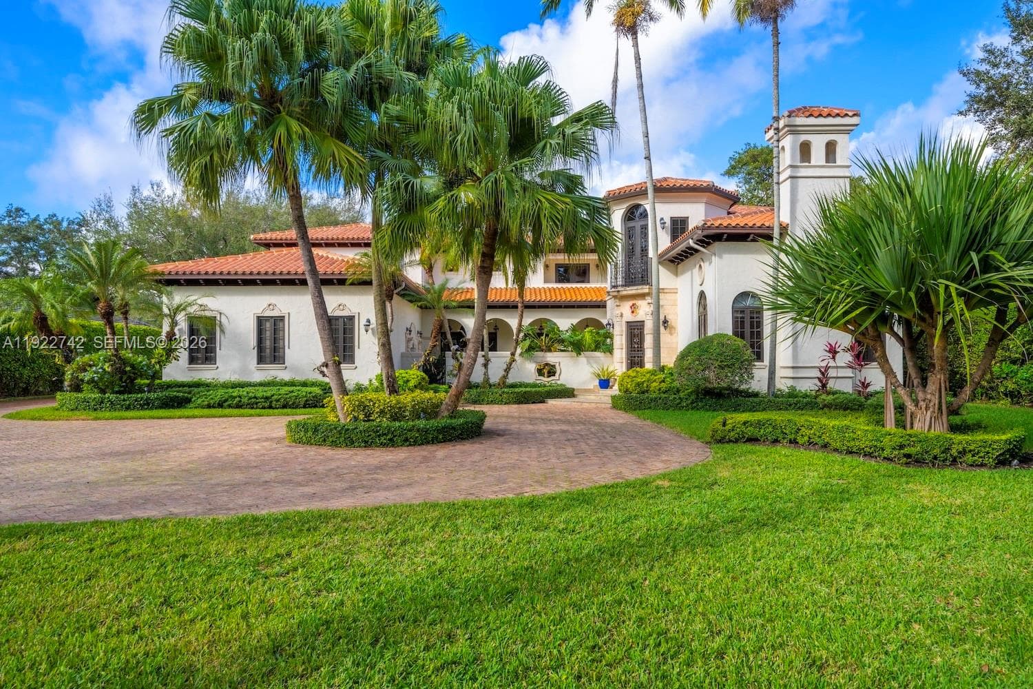 Single Family Residence at 8800 SW 57 Ave, Pinecrest FL 33156