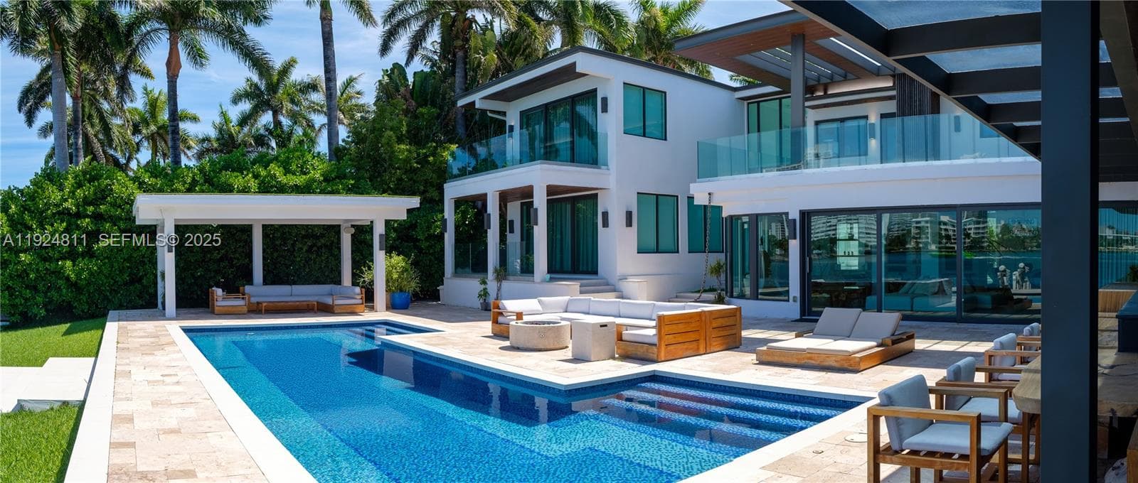 Single Family Residence at 327 E Rivo Alto Dr, Miami Beach FL 33139