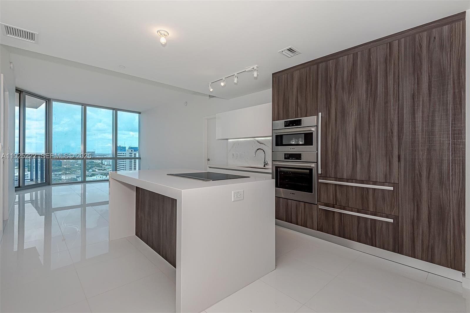 Condominium at 851 NE 1st Ave # 1608, Miami FL 33132