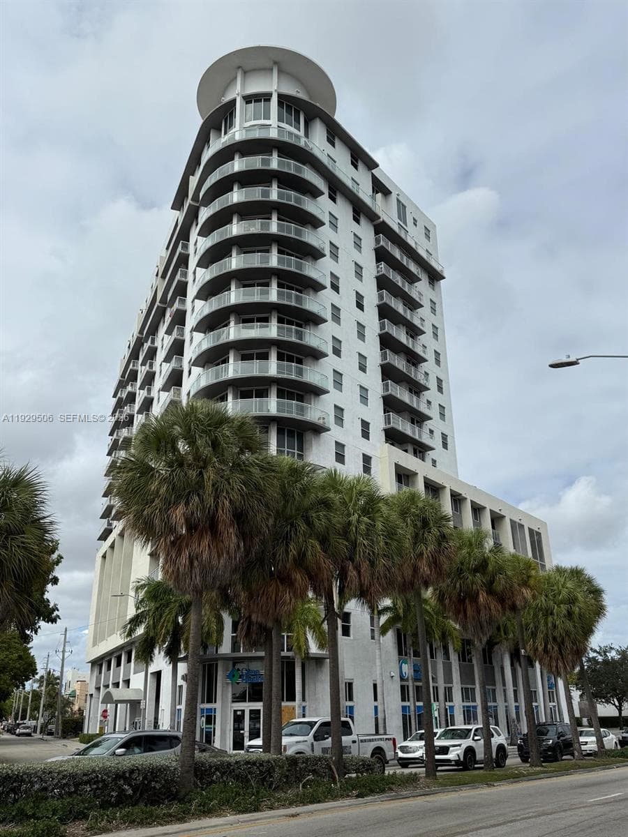 Condominium at 1 Glen Royal Pkwy # 1612, Miami FL 33125