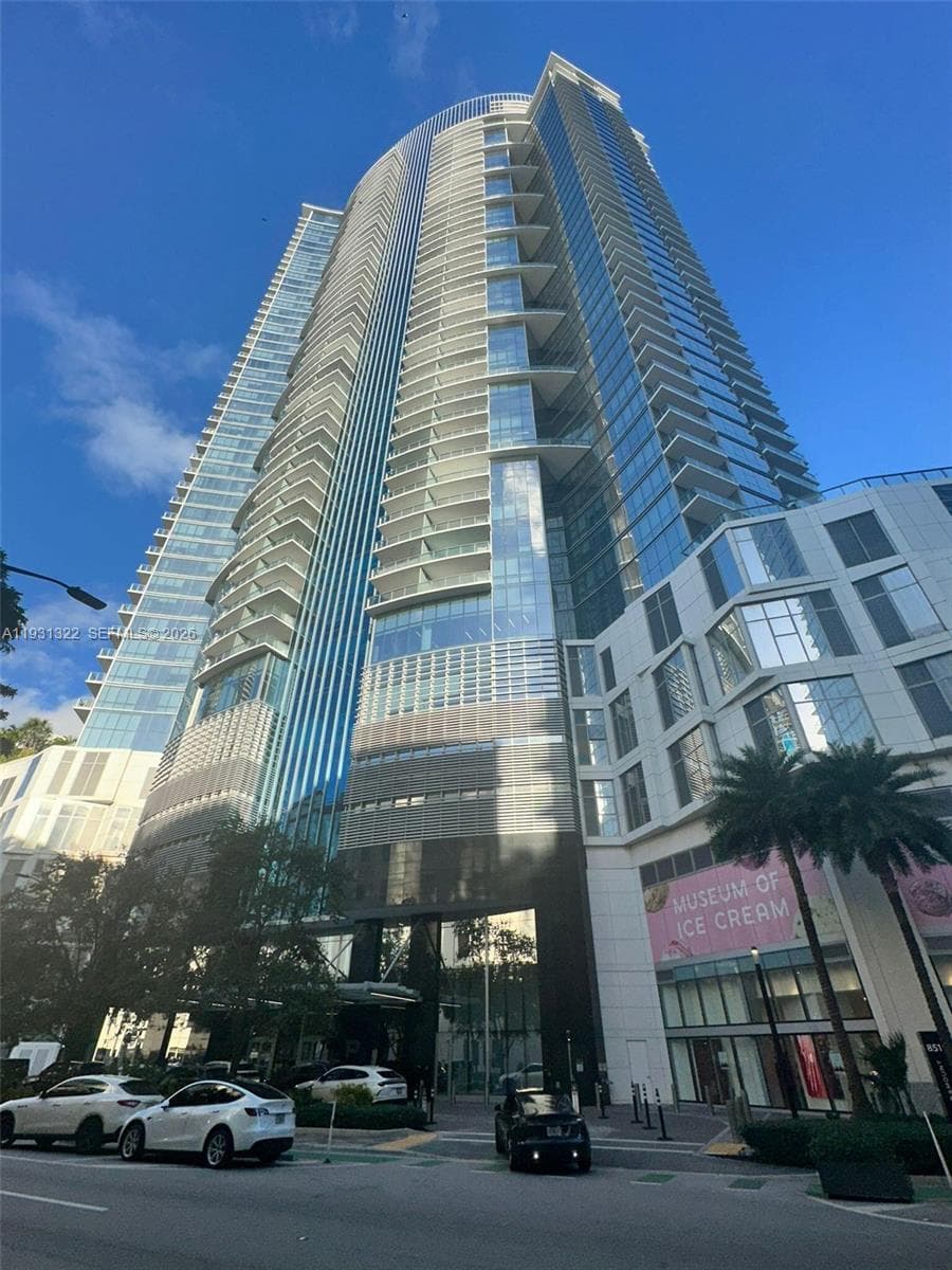 Condominium at 851 NE 1st Ave # 2212, Miami FL 33132