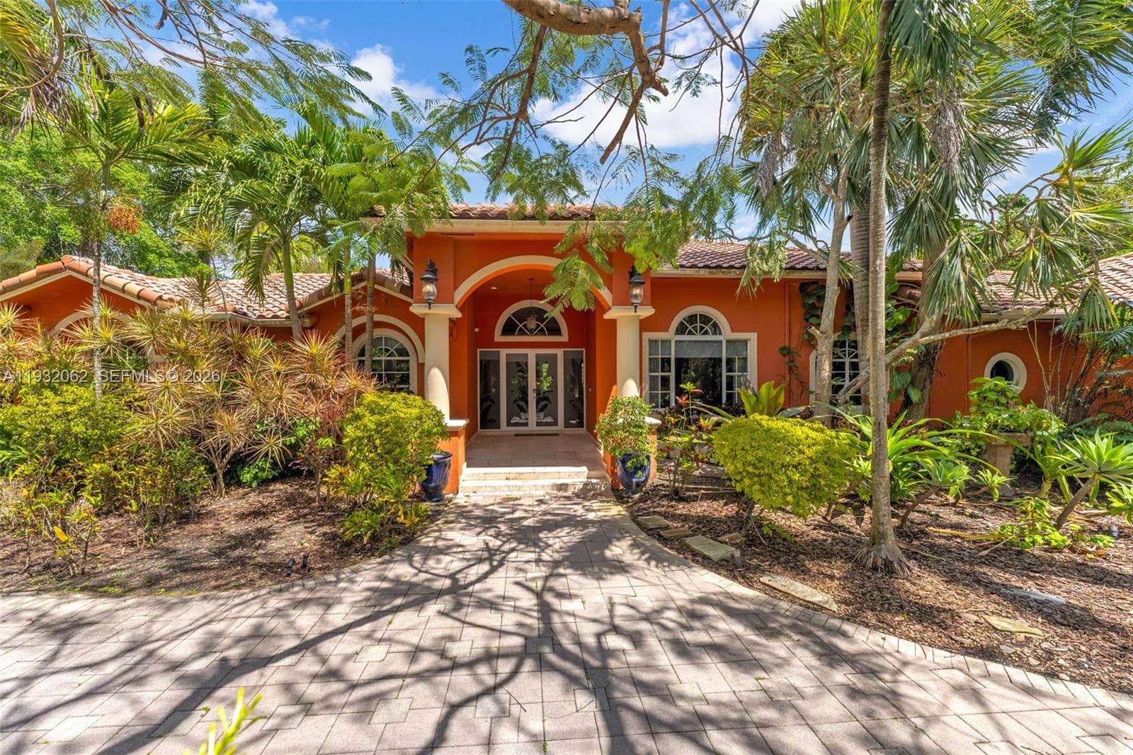Single Family Residence at 11825 S Mitchell Manor Cir, Pinecrest FL 33156