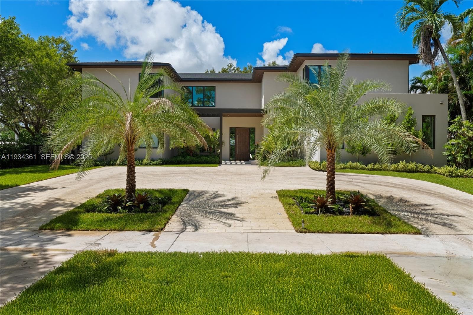 Single Family Residence at 19900 NE 21st Ct, Miami FL 33179