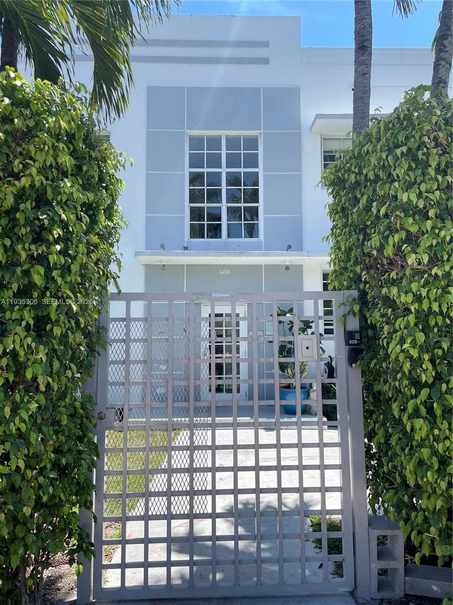 Condominium at 600 15th St # 10, Miami Beach FL 33139