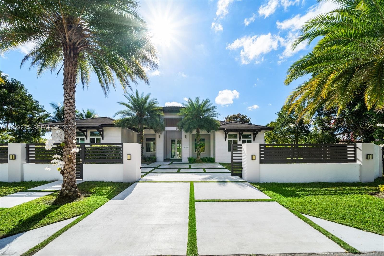 Single Family Residence at 10250 SW 135th St, Miami FL 33176