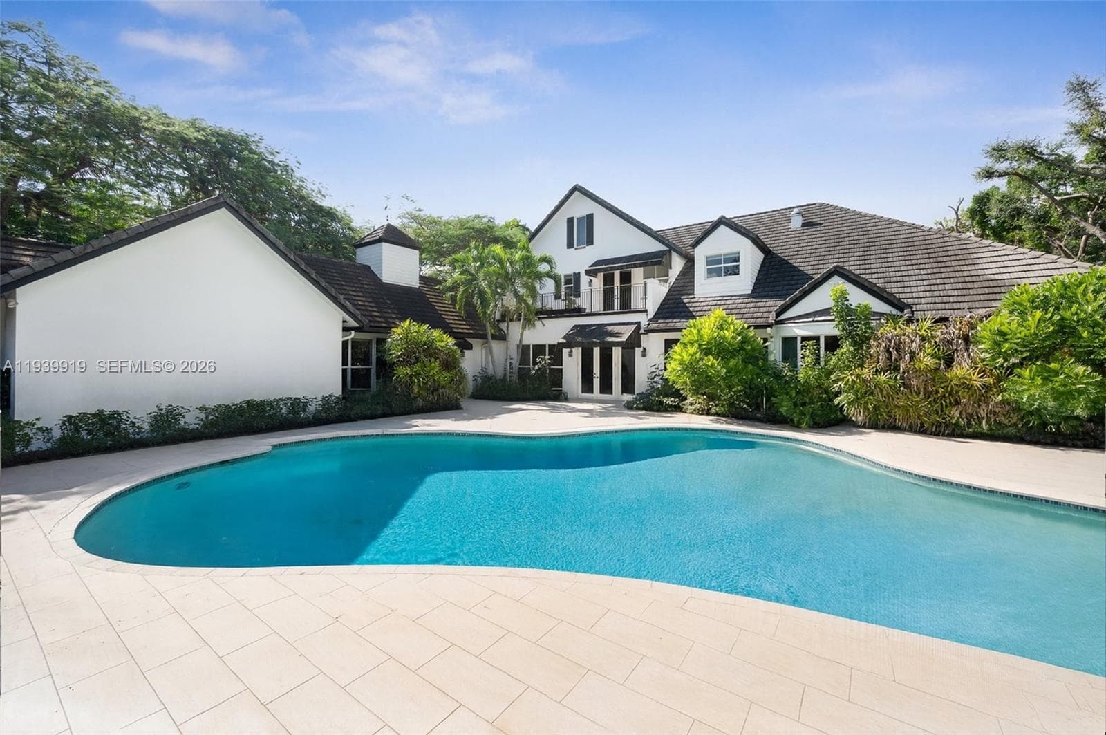 Single Family Residence at 10001 SW 60th Ct, Pinecrest FL 33156