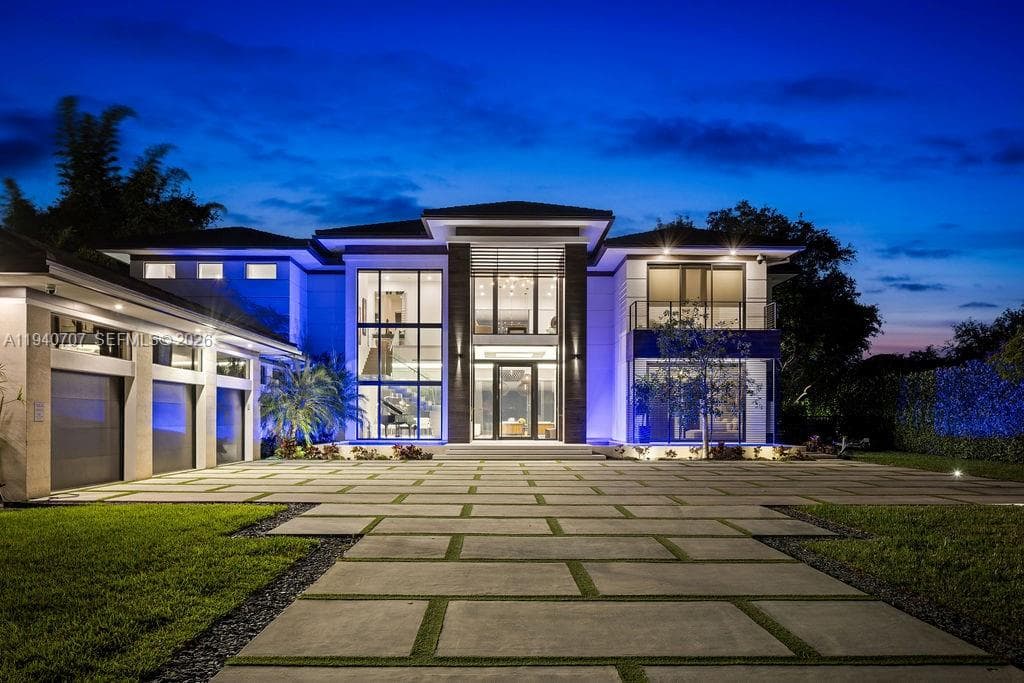 Single Family Residence at 6850 SW 73rd Ct, Miami FL 33143
