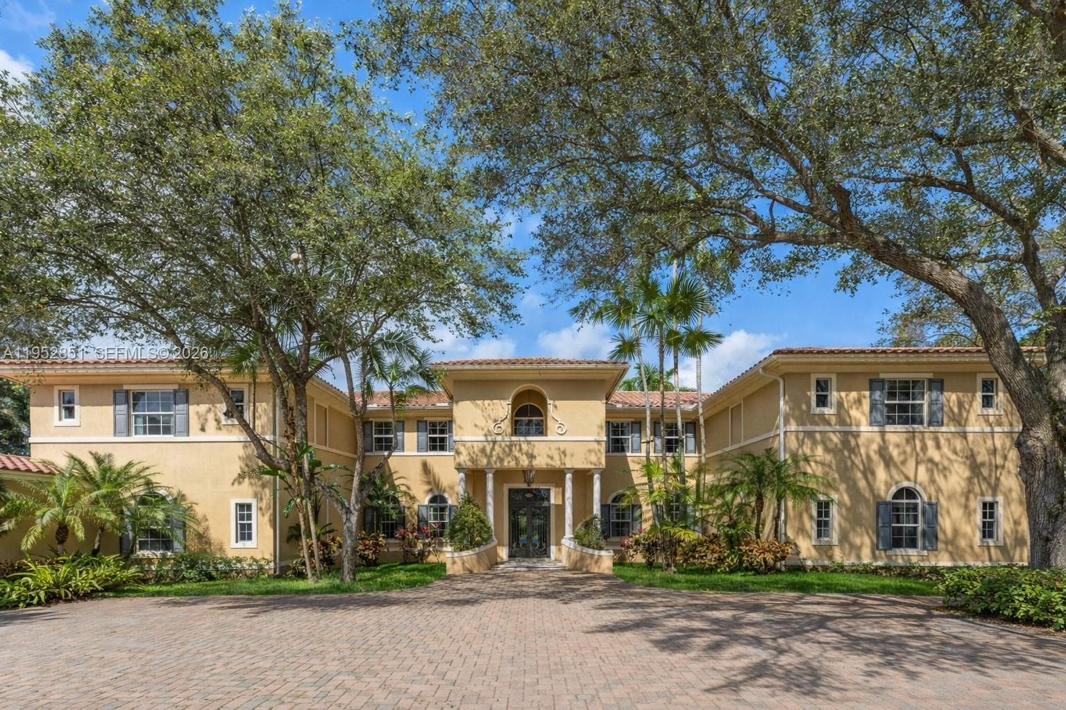Single Family Residence at 6025 SW 108th St, Pinecrest FL 33156