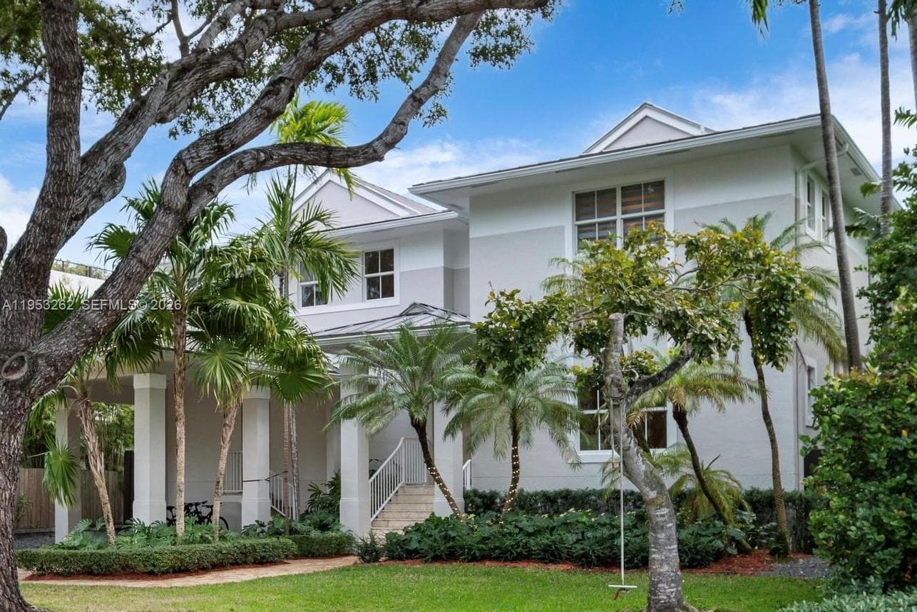 Single Family Residence at 164 W Mashta Dr, Key Biscayne FL 33149