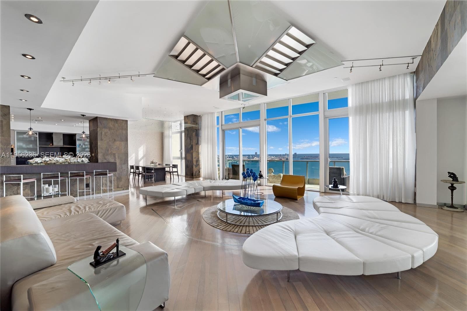 Condominium at 1331 Brickell Bay Dr, Miami FL 33131