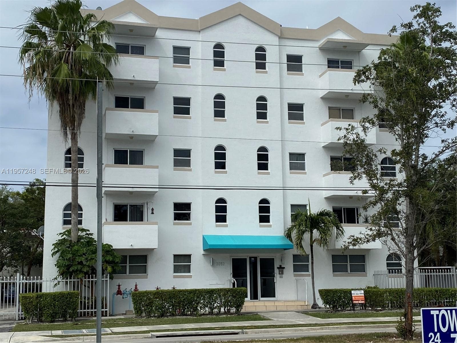 Condominium at 3052 SW 27th Ave # 301, Miami FL 33133