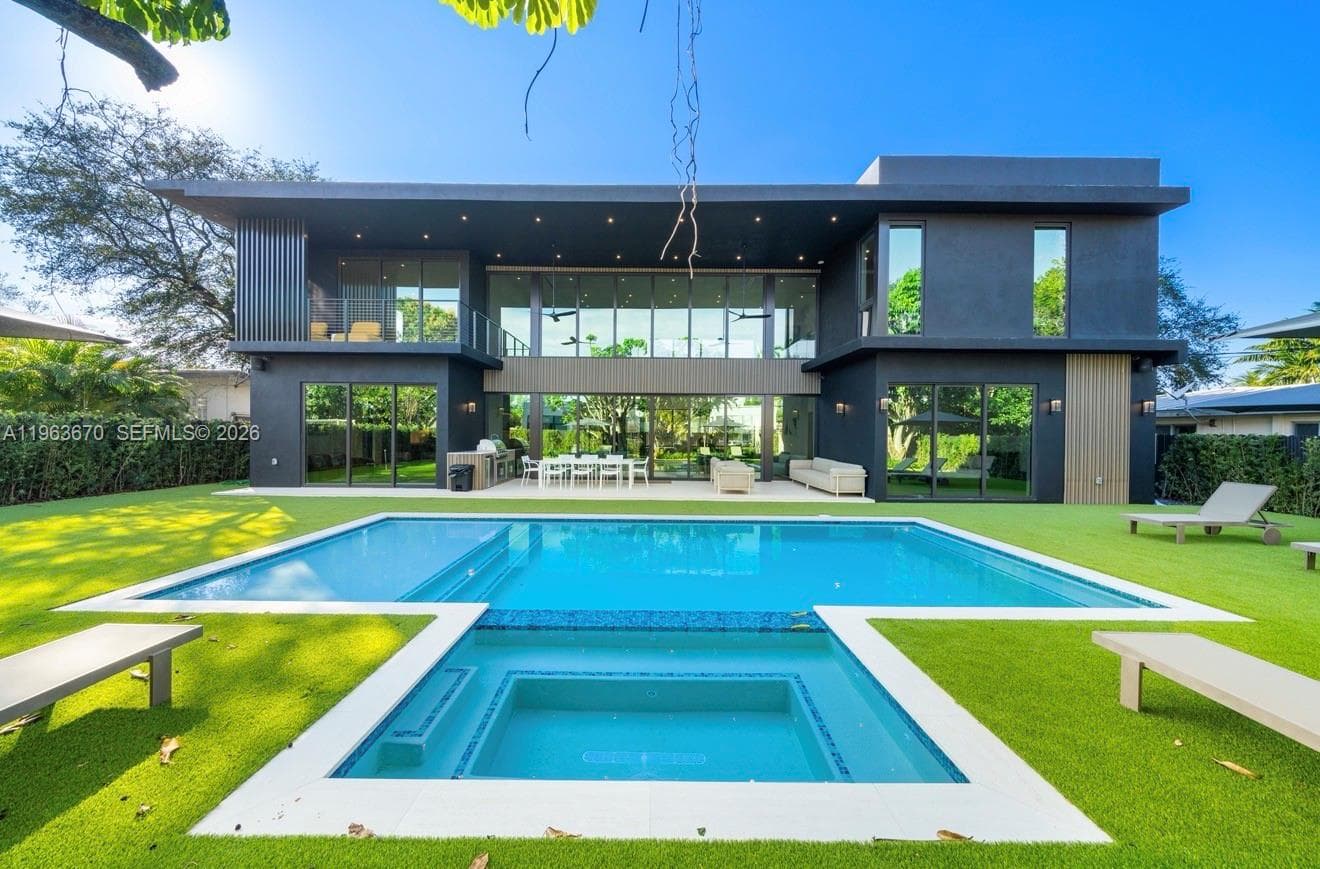 Single Family Residence at 19701 NE 21st Ct, Miami FL 33179
