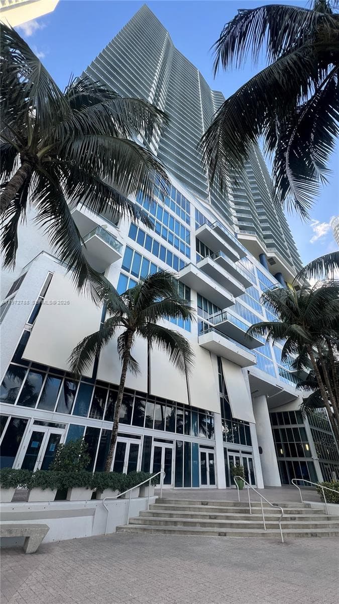 Condominium at 185 SW 7th St # 2202, Miami FL 33130