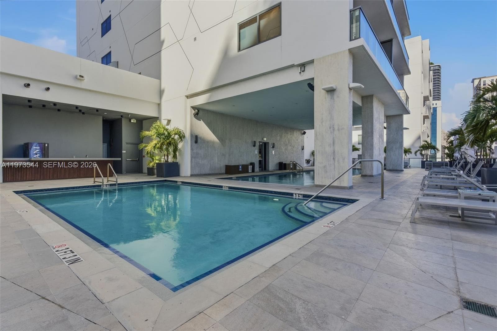 Stock Cooperative at 229 SW 9th St # 407, Miami FL 33130