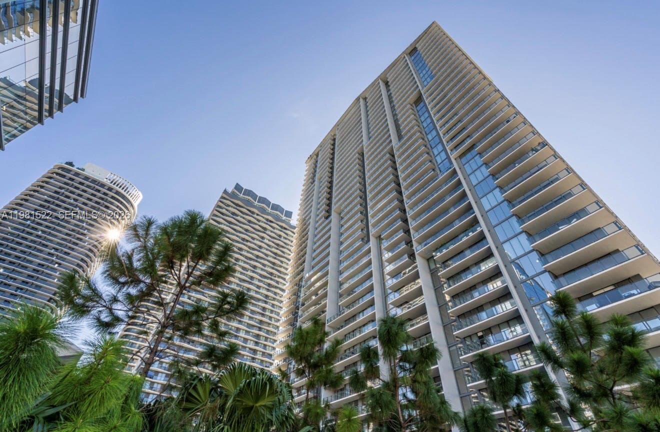 Condominium at 88 SW 7TH ST # 2005, Miami FL 33130