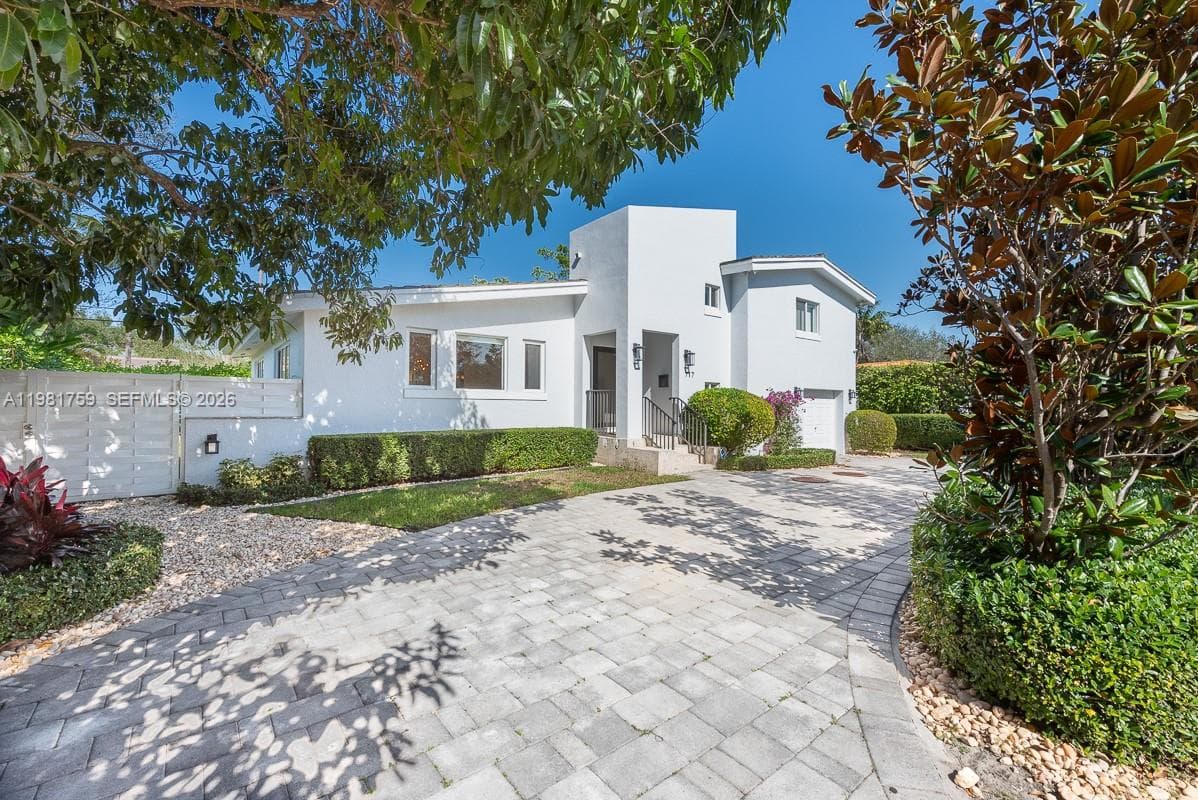 Single Family Residence at 717 Benevento Ave, Coral Gables FL 33146