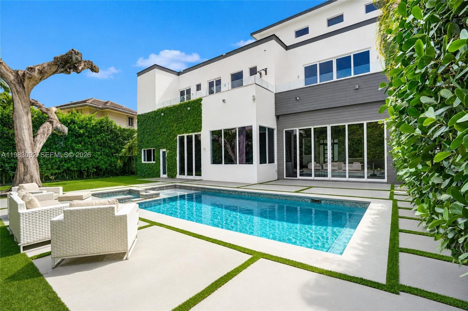 Single Family Residence at 19914 NE 19th Ct, Miami FL 33179