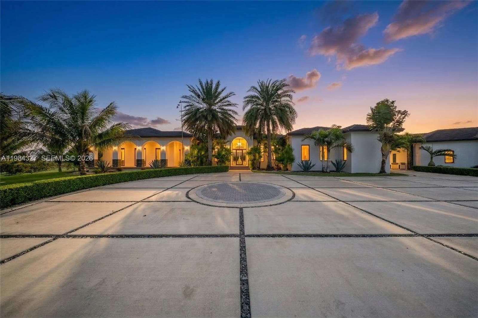 Single Family Residence at 15620 SW 188th Ct, Miami FL 33187
