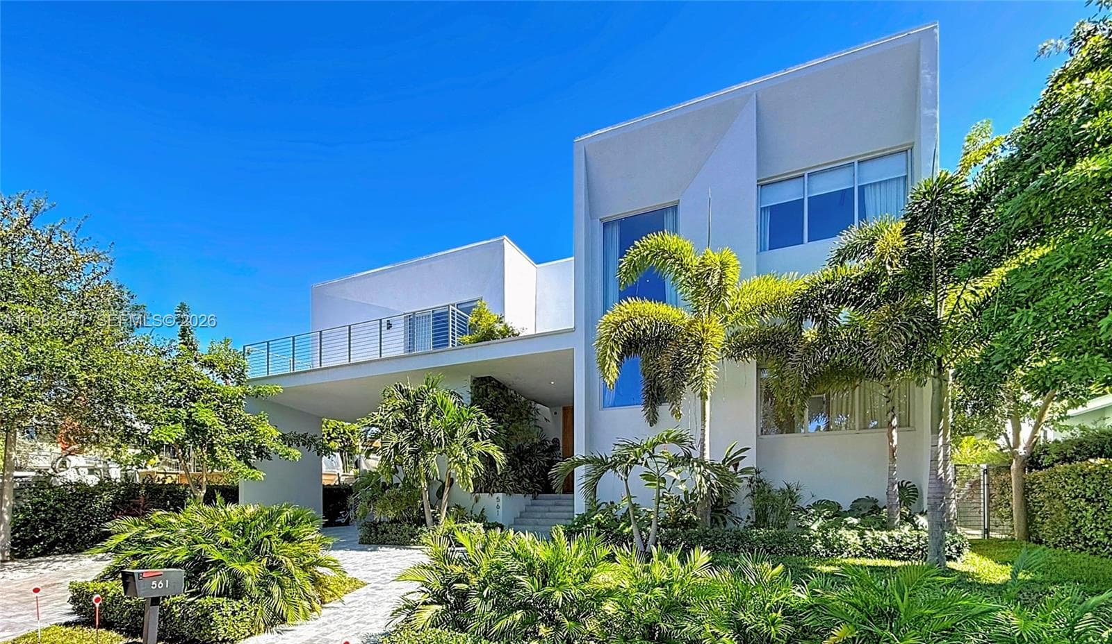 Single Family Residence at 561 Warren Ln, Key Biscayne FL 33149