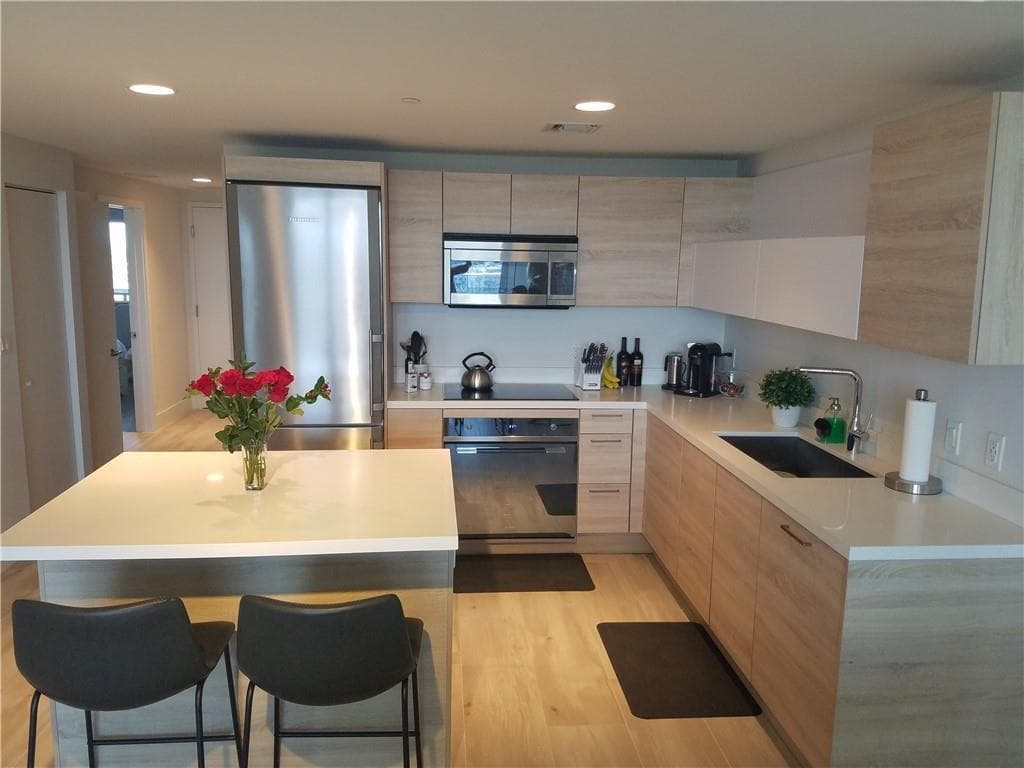 Condominium at 16385 Biscayne Boulevard # 1018, North Miami Beach FL 33160